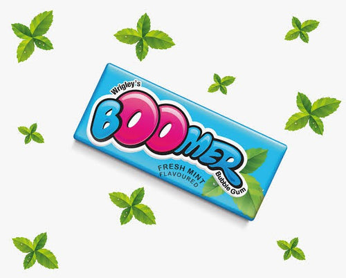 Desipan Wrigley's Boomer Fresh Mint bubble gum pack on a white background with decorative green mint leaves